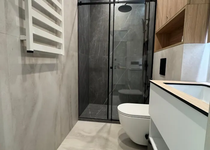 на площі ринок *