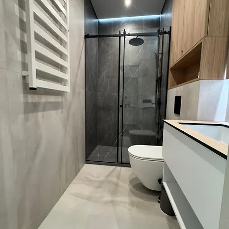 на площі ринок *